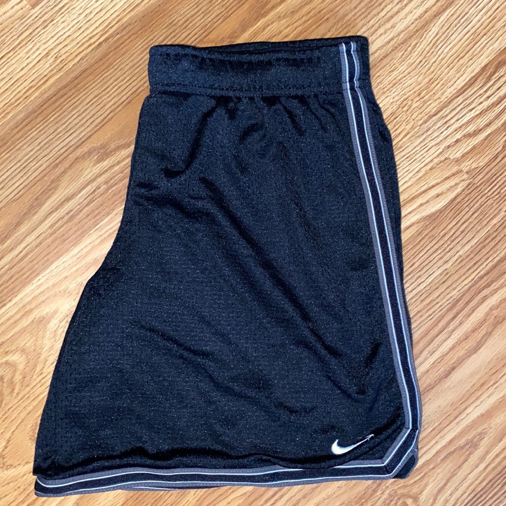 NIKE XL RUNNING/BASKETBALL SHORTS